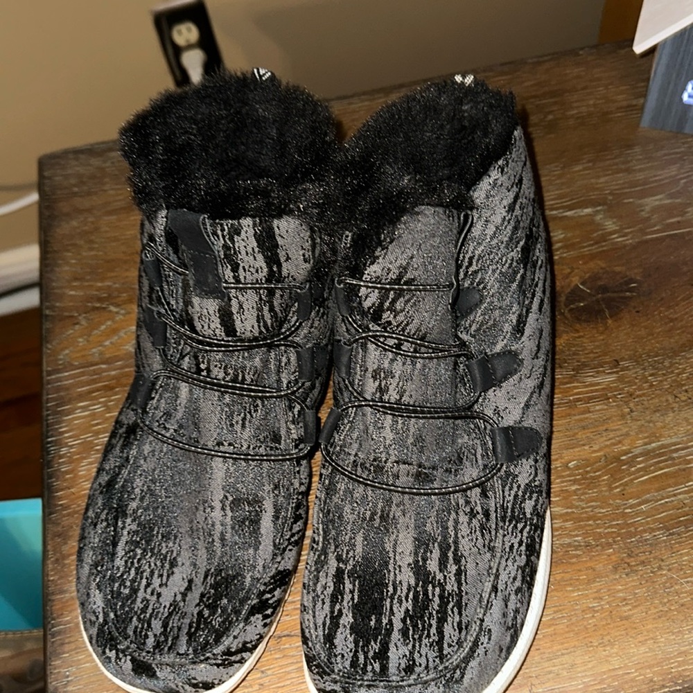 Hey Dude bootie sz 11 black